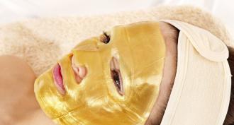 Maska e fytyrës me kolagjen: kujdesi në shtëpi dhe sallon